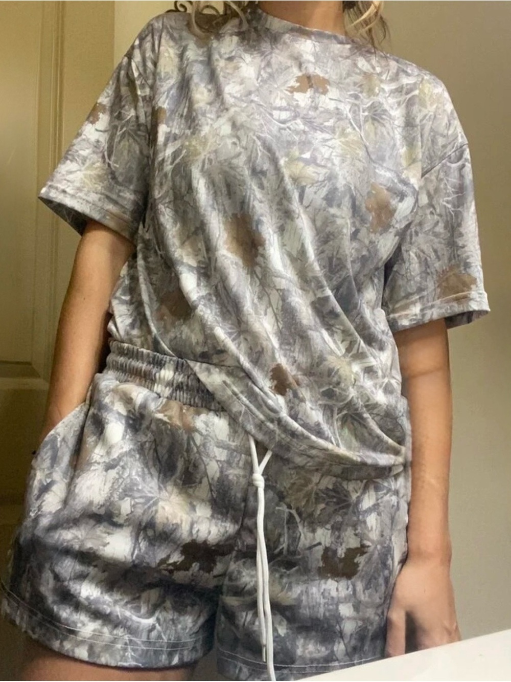 Camo Print Top & Drawstring Shorts Set - Gray Brown